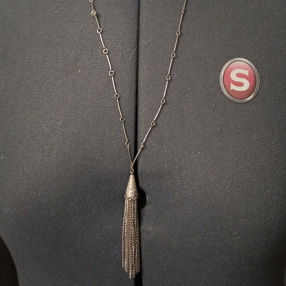 Vintage Silver‑Tone Tassel Necklace – Long, Elegant, Collectible